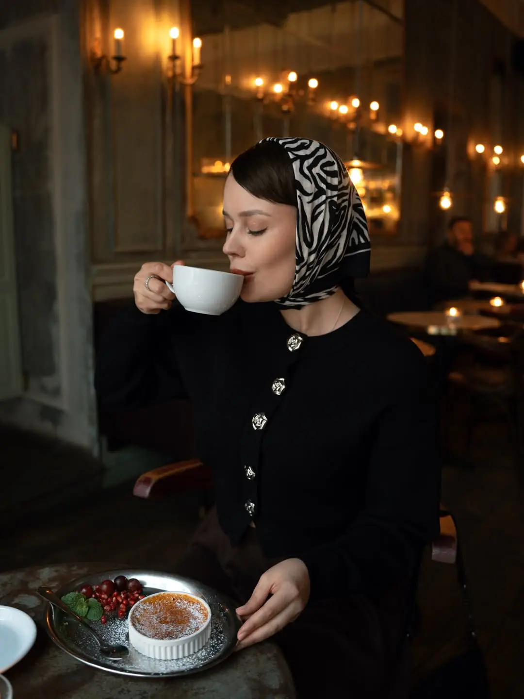 Café dans la salle aux bougies de Lulu